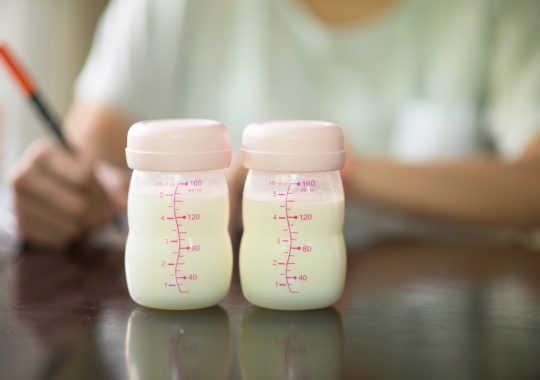 Alegerea laptelui praf pentru bebeluși: sfaturi esențiale